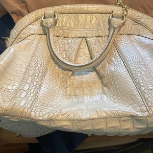 White 😍😍BRAHMIN😍😍bag w/shoulder strap‼️